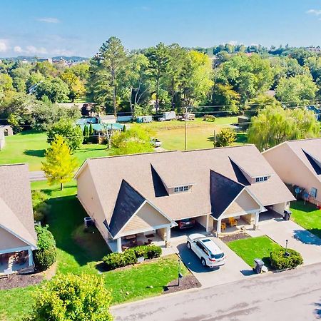 Home With Community Pool - 2 Miles To The Island! Pigeon Forge Exterior foto