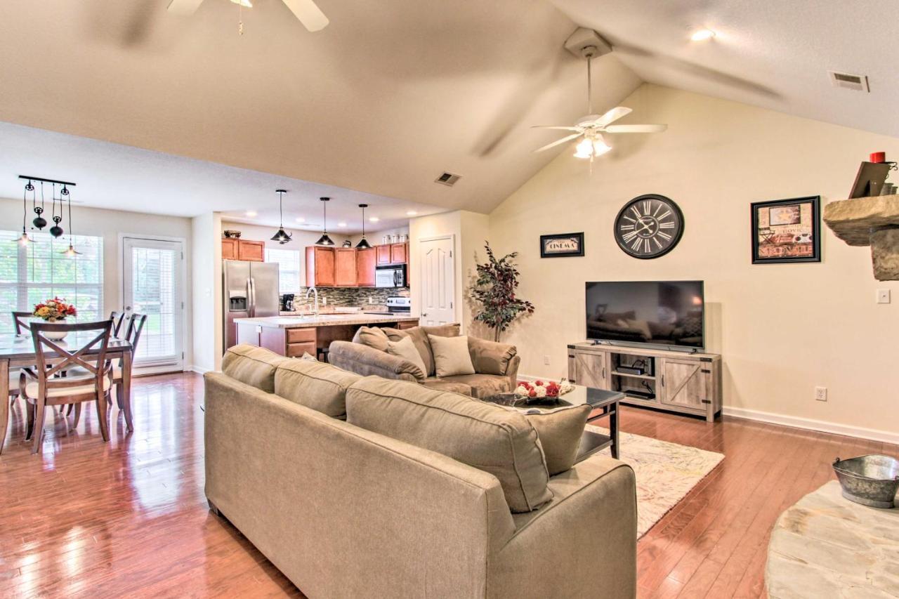 Home With Community Pool - 2 Miles To The Island! Pigeon Forge Exterior foto